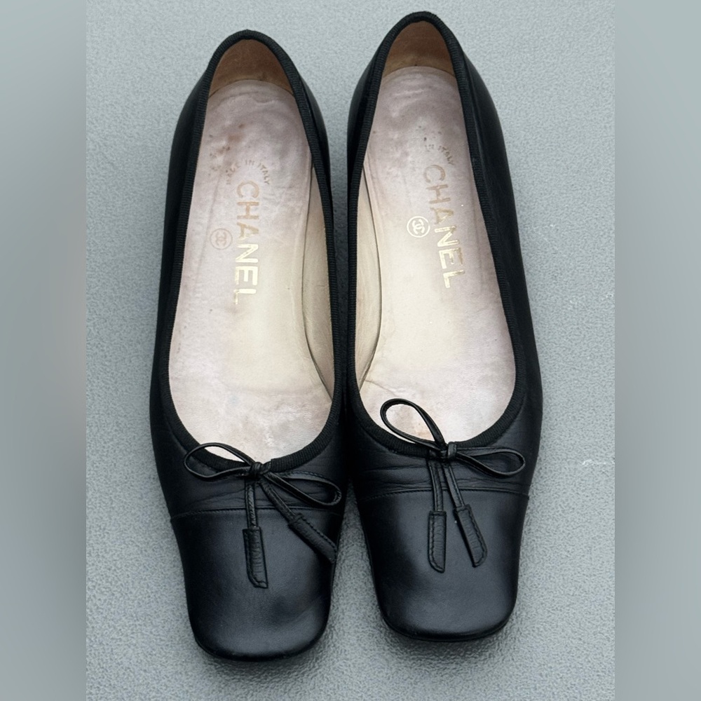 CHANEL AUTHENTIC Black Leather Loafers with Bow SIZE 6.5